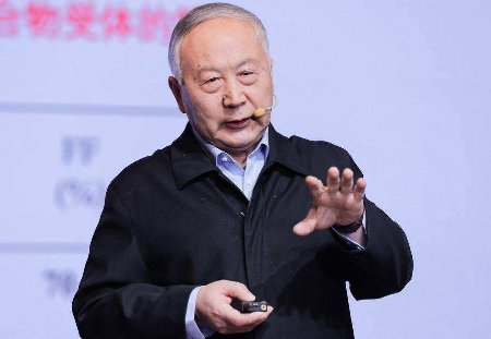 永遠自奮發，舫行搏風浪——天道酬勤的光能轉化探索者李永舫院士